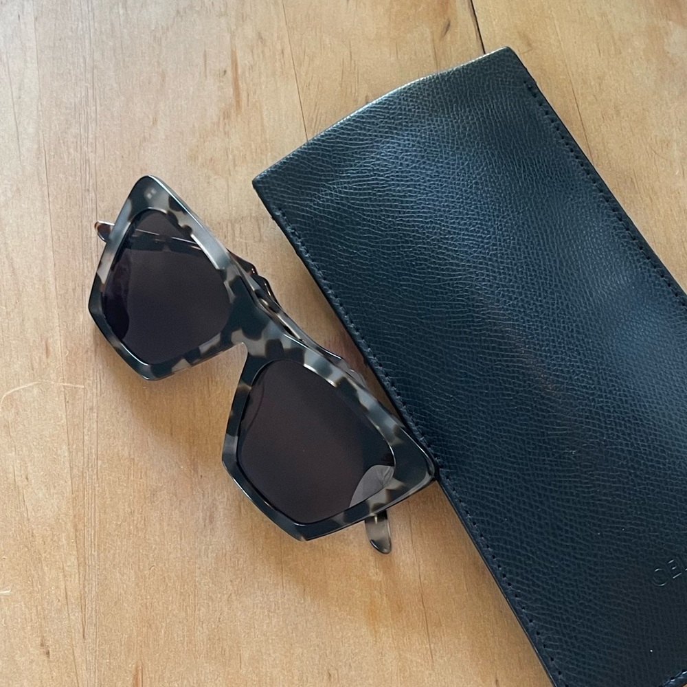 Illesteva Sunglasses, Tortoise